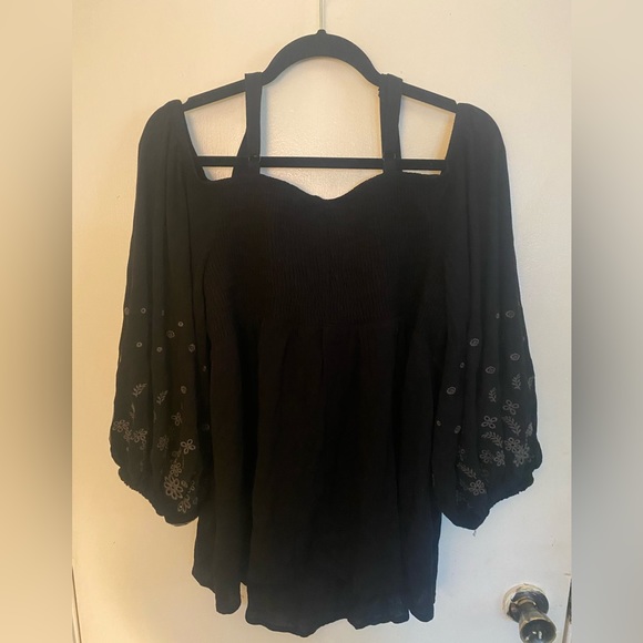 Torrid-NWT- Women’s size 00(10/12)black babydoll off- shoulder top with straps - Picture 3 of 7